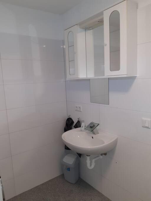 Wohnung In Гревен Екстериор снимка